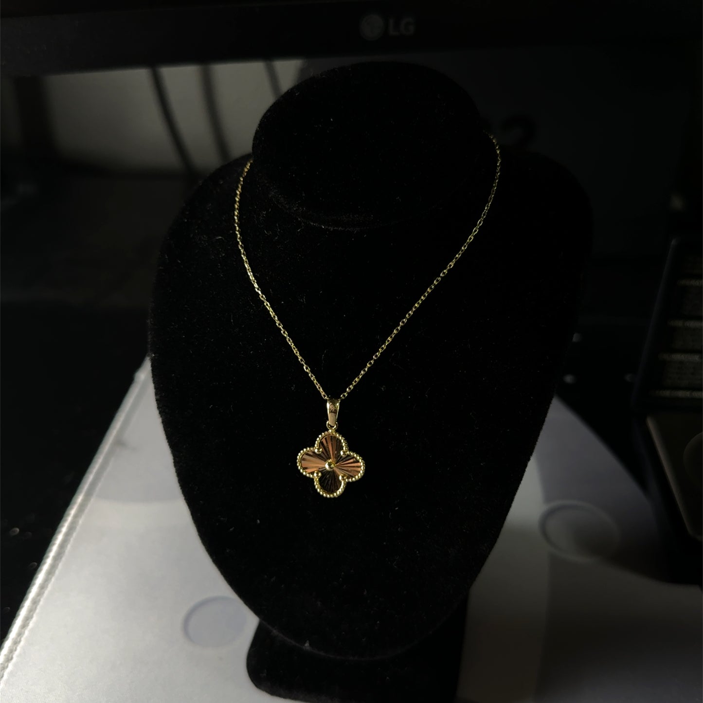 14K Yellow Gold Clover Pendant Necklace
