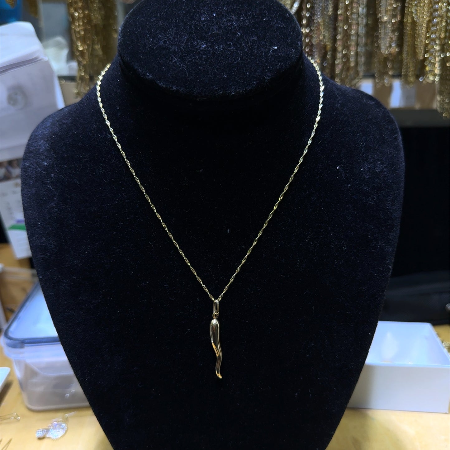 14K Yellow Gold Italian Horn Pendant Necklace